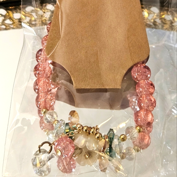 Glass Beaded Flower Bracelet - Picture 8 of 12